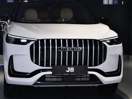 J8
