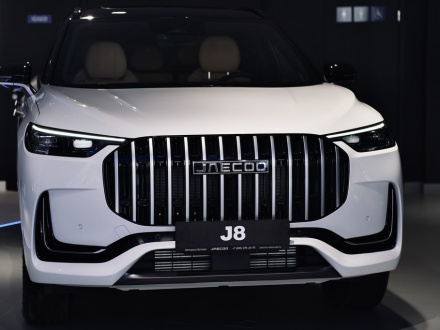 J8